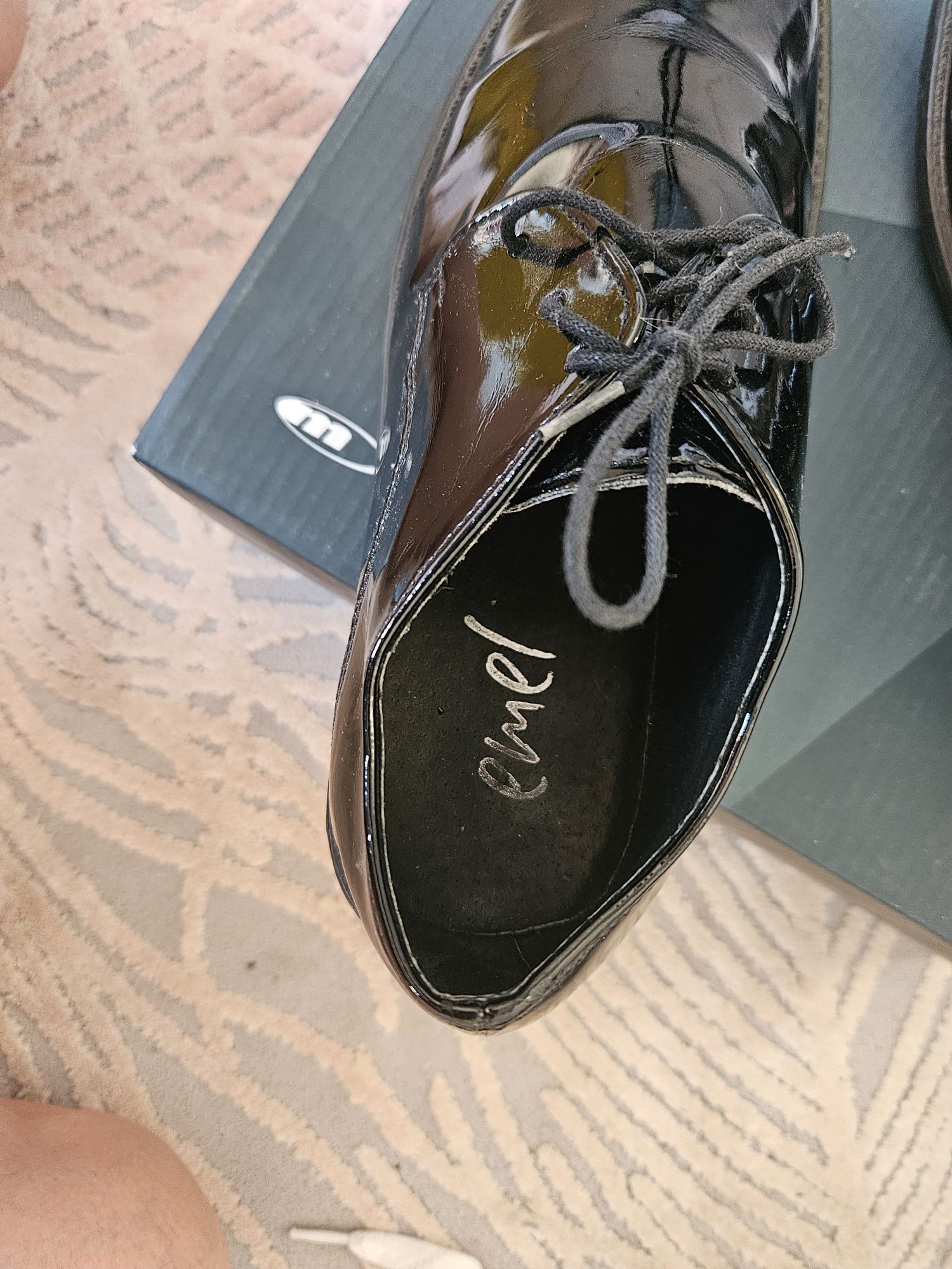 Buty lakierki 35 skórzane