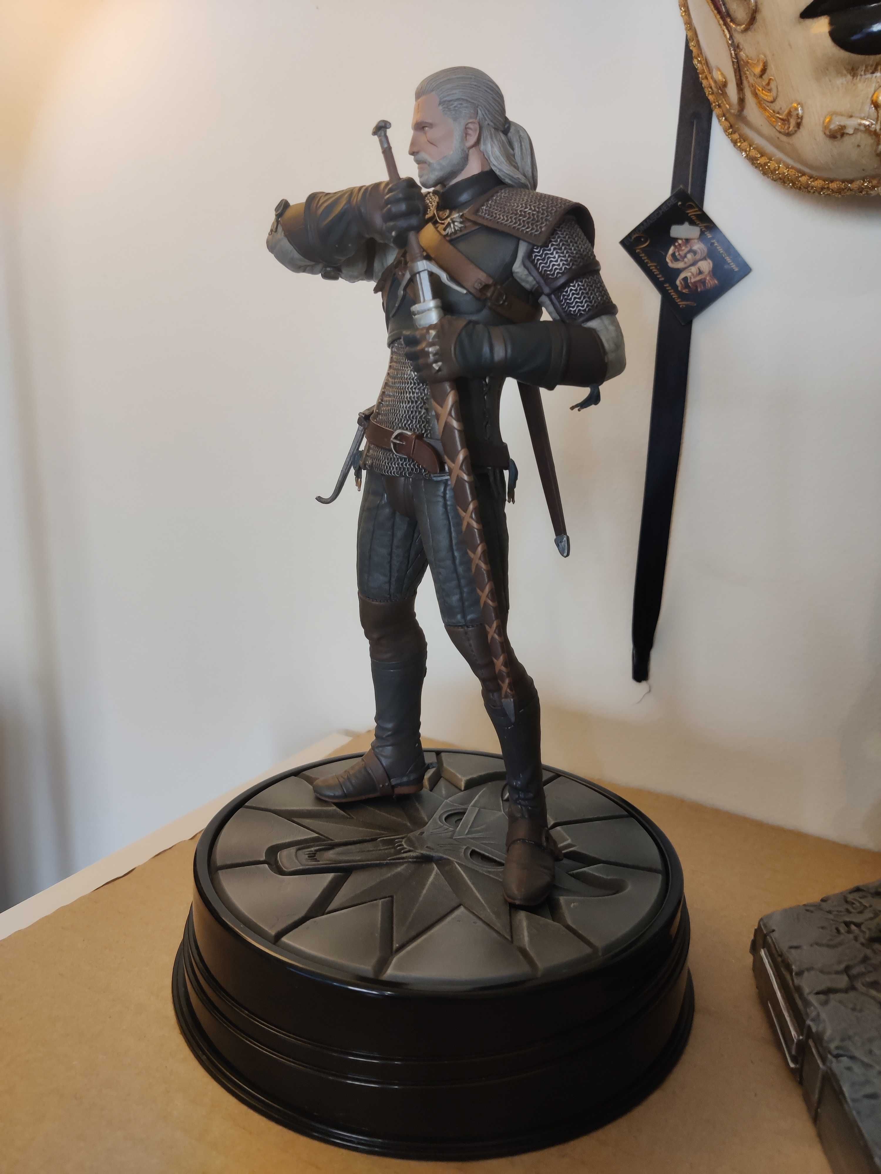 Witcher 3 Geralt estátua / figura