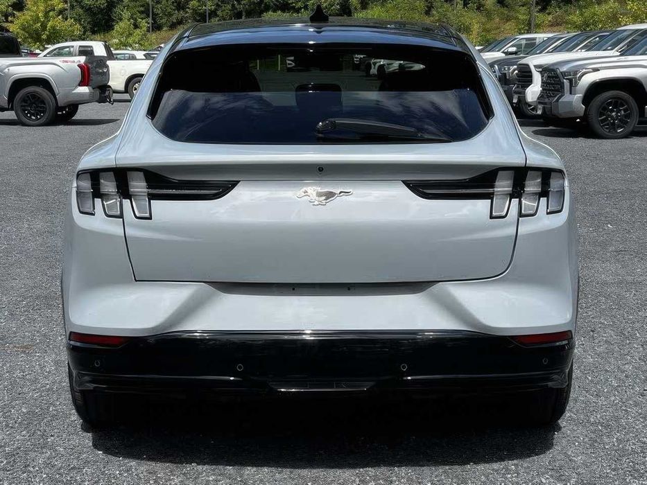 Ford Mustang Mach-E Premium      2021