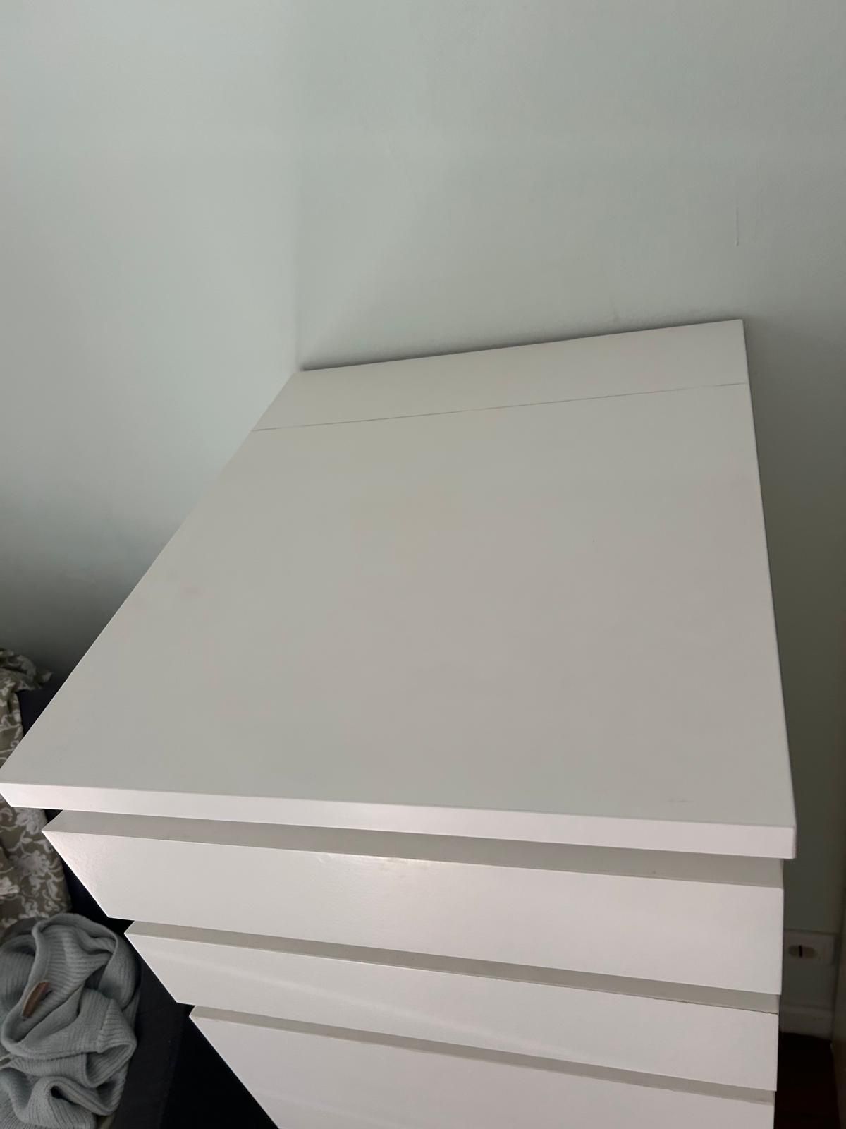 Cómoda IKEA MALM com Espelho