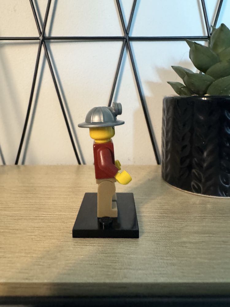 Lego Miner minifigure