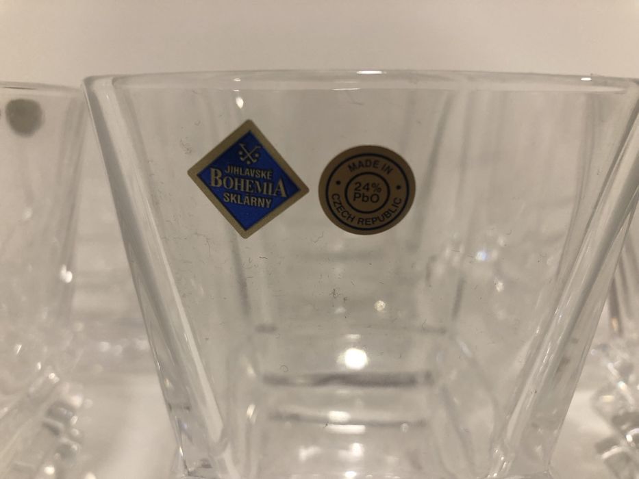 Copos de cristal da boémia