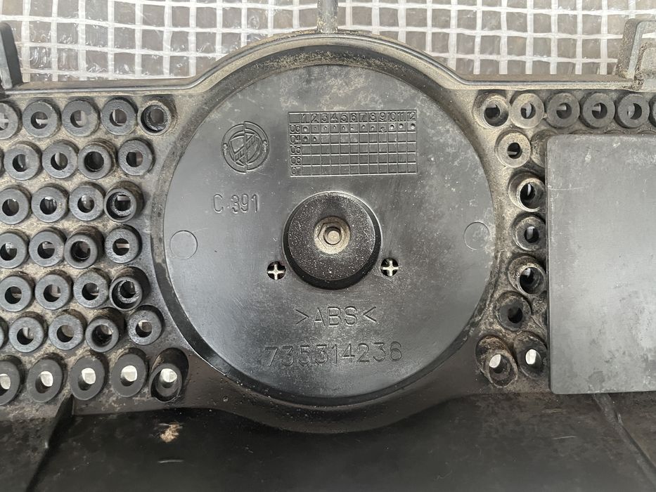 Fiat panda grill atrapa przód kratka logo wysyłka