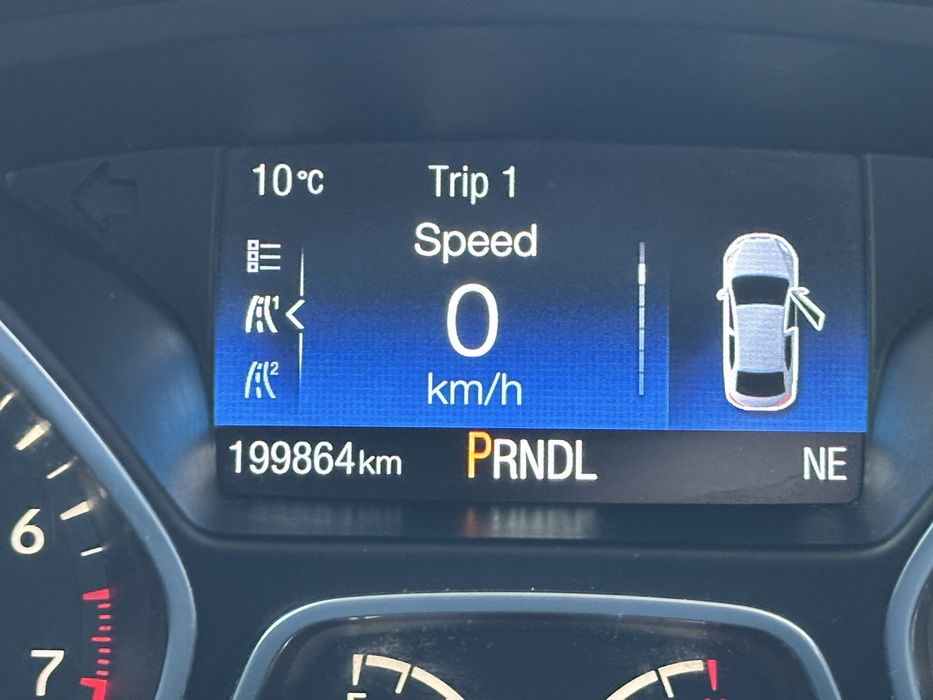 Авто Ford Focus 2.0 2017 (хетчбек, бензин, автомат)