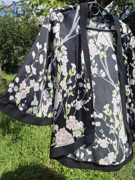 Кімоно жіноче у квітковий принт