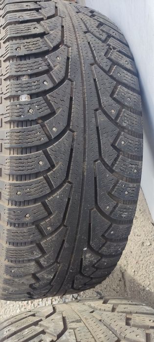 Продам резину зима 255 60 18