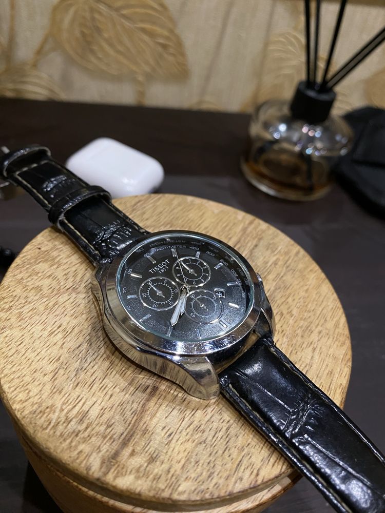 Tissot годинник