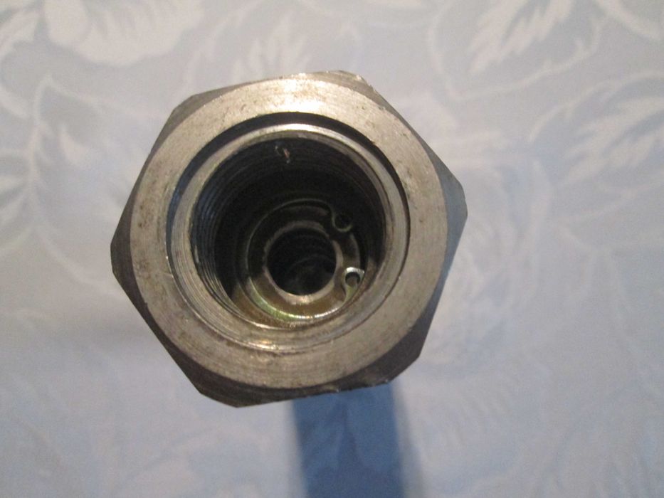 Sprzedam złączki zrywalne z zaworami do węża do tankowania gazem LPG