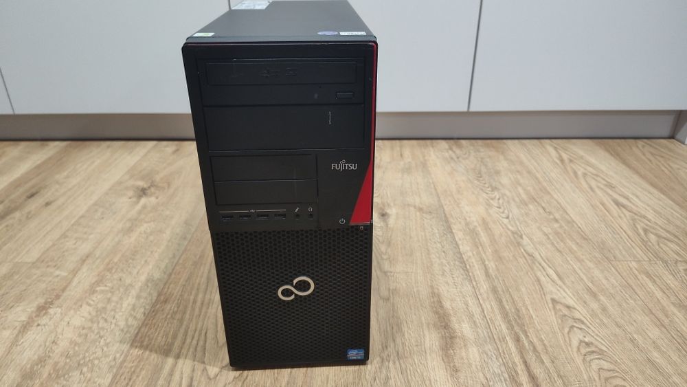 Komputer biurowy Fujitsu Core i3 Windows 10 8GB ram Dysk SSD 120GB