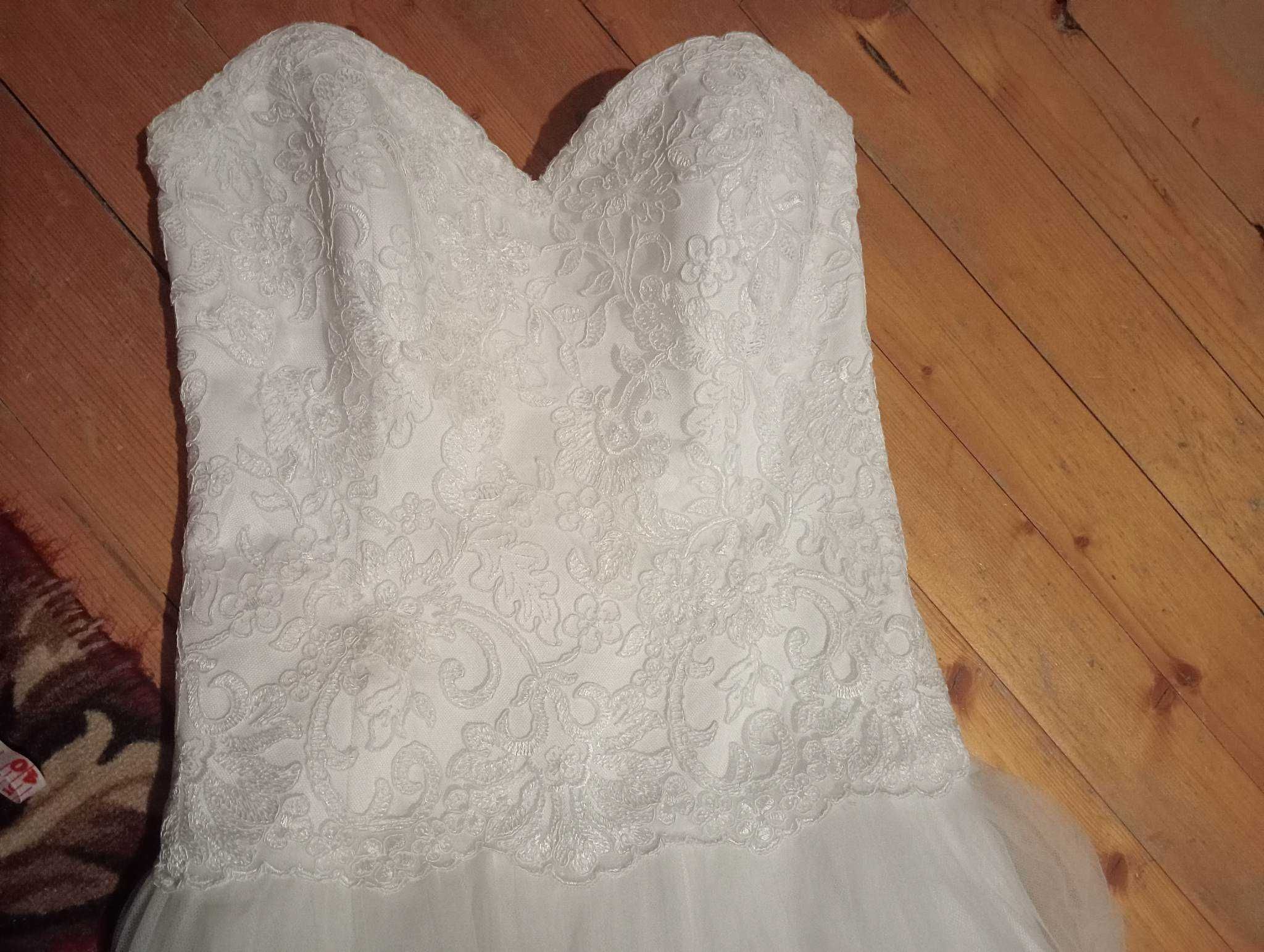 Suknia Ślubna rozmiar 38 do 40