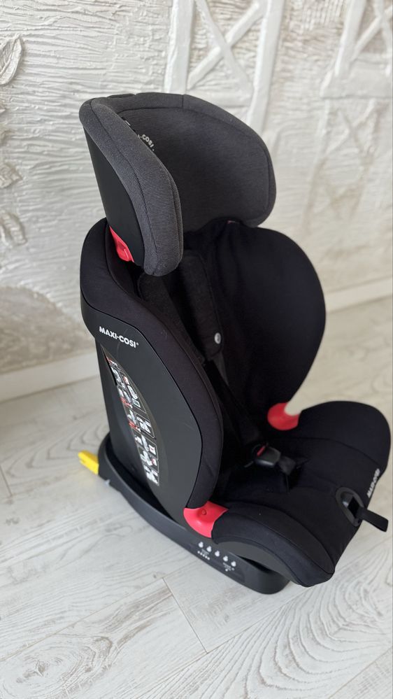 Дитяче автокрісло maxi-cosi з isofix 9-36 максі-косі з ісофіксом