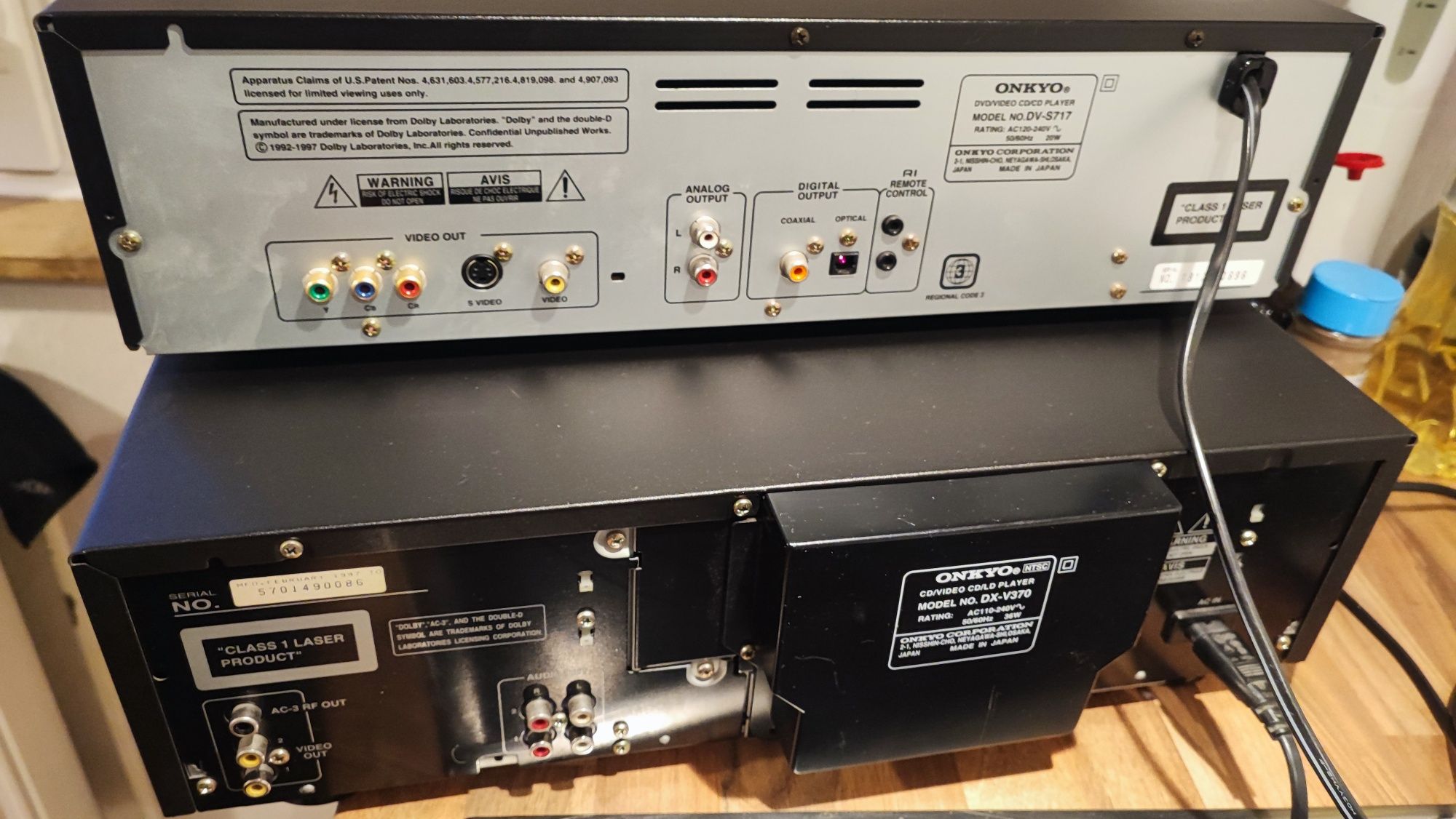 Onkyo DX-V370 i Onkyo DV-S717
