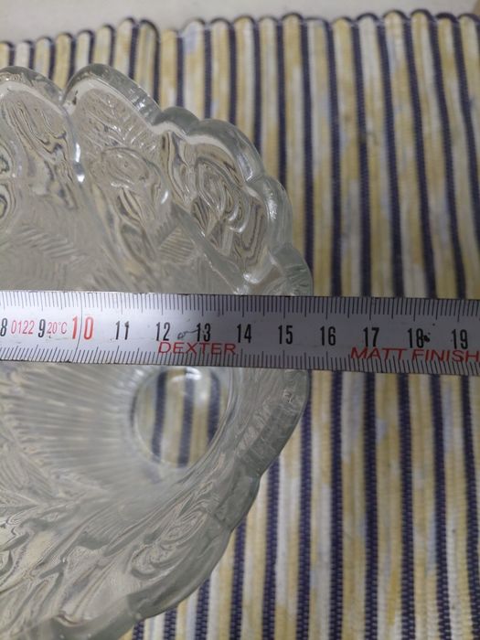 Jarra antiga de vidro para flores