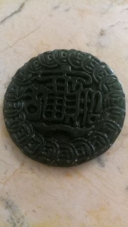 Amuleto em pedra de jade