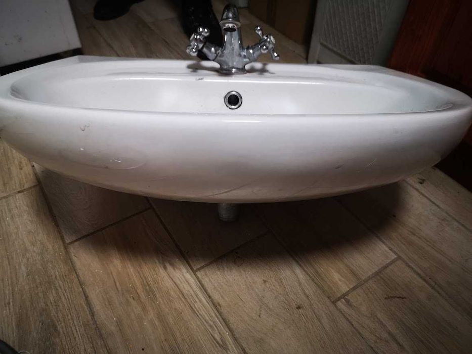 Umywalka z baterią super stan SPRZEDAM