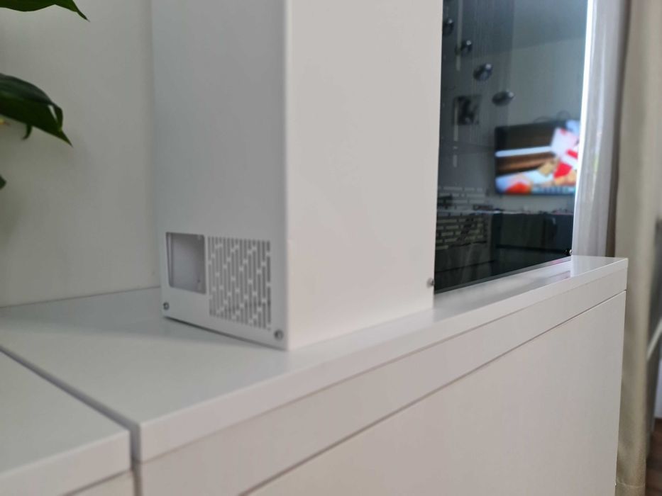 F-CASE 4 RAL Otwarta obudowa, montaż na ścianę , szkło