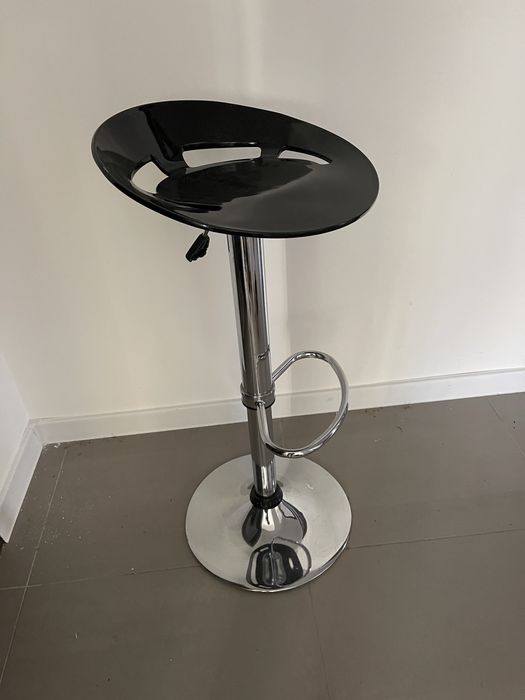 Hoker barowy z regulacją wysokości, kolor czarny