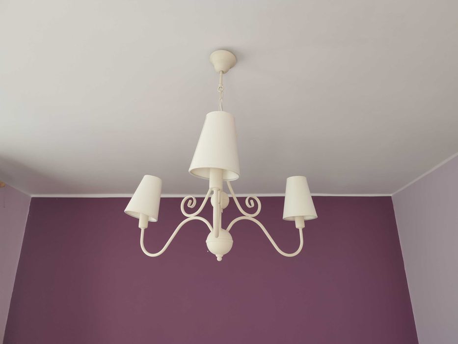Lampa sufitowa wisząca z trzema kloszami biała