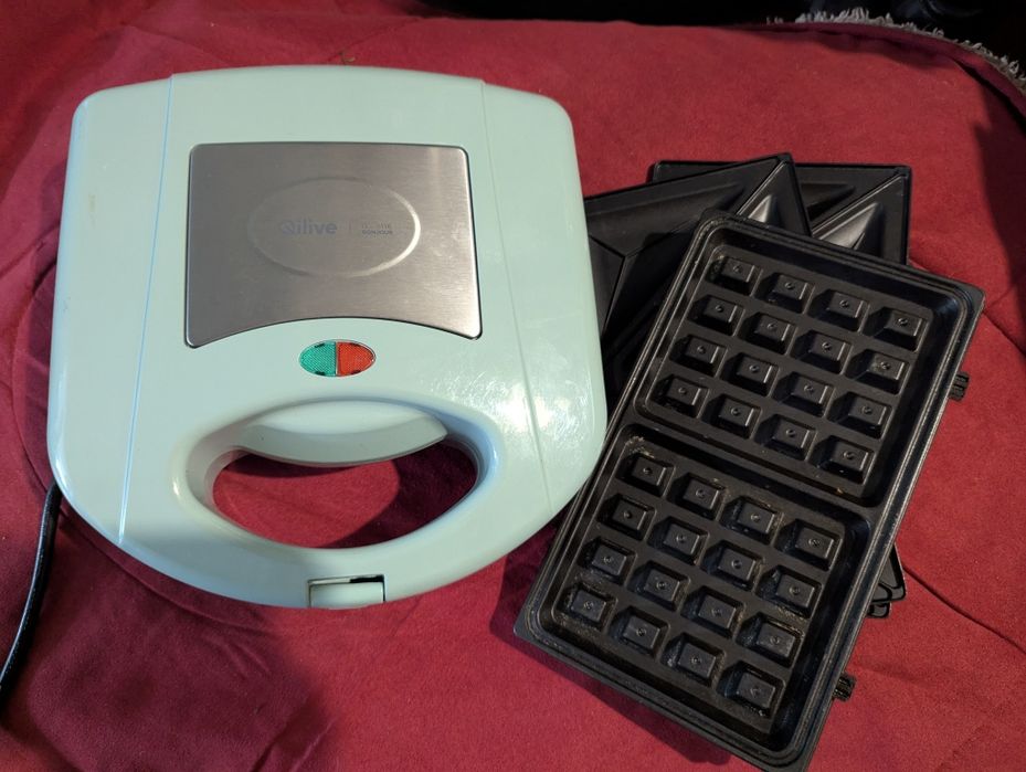 Вафельниця Bestron ASW401