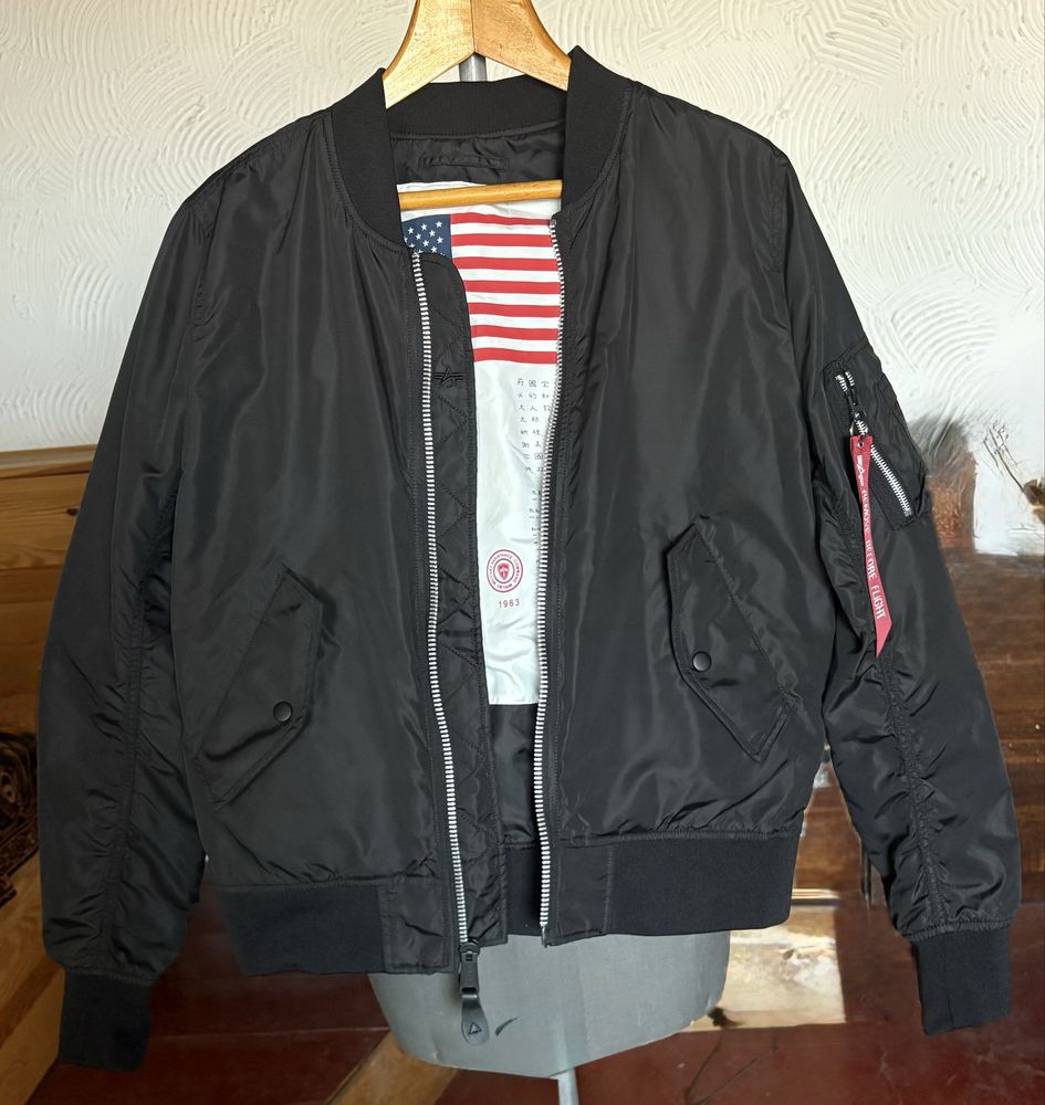 Alpha industries бомбер