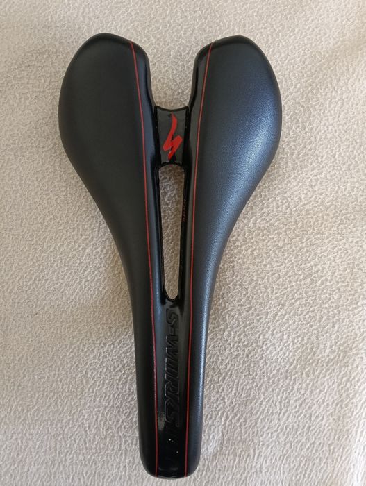 Selim bicicleta carbono specialized romin