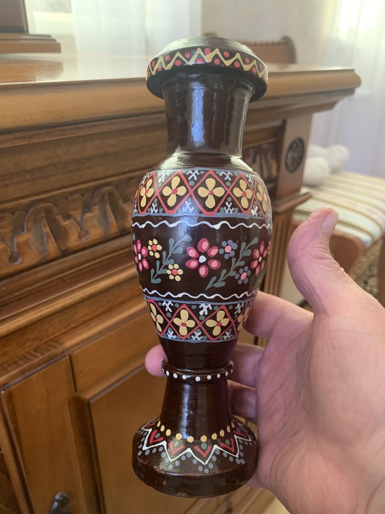 Продам вазу ручной работы с дерева.