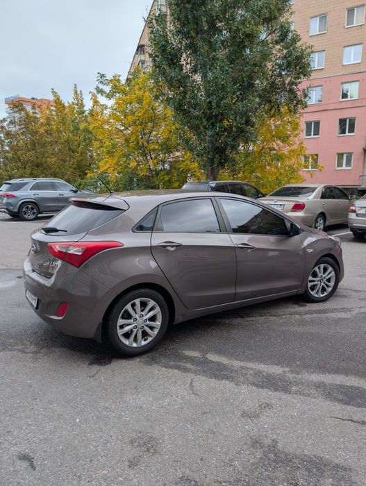 Терміново продам автомобіль Hyundai i30 1.4 2012 дизель механіка