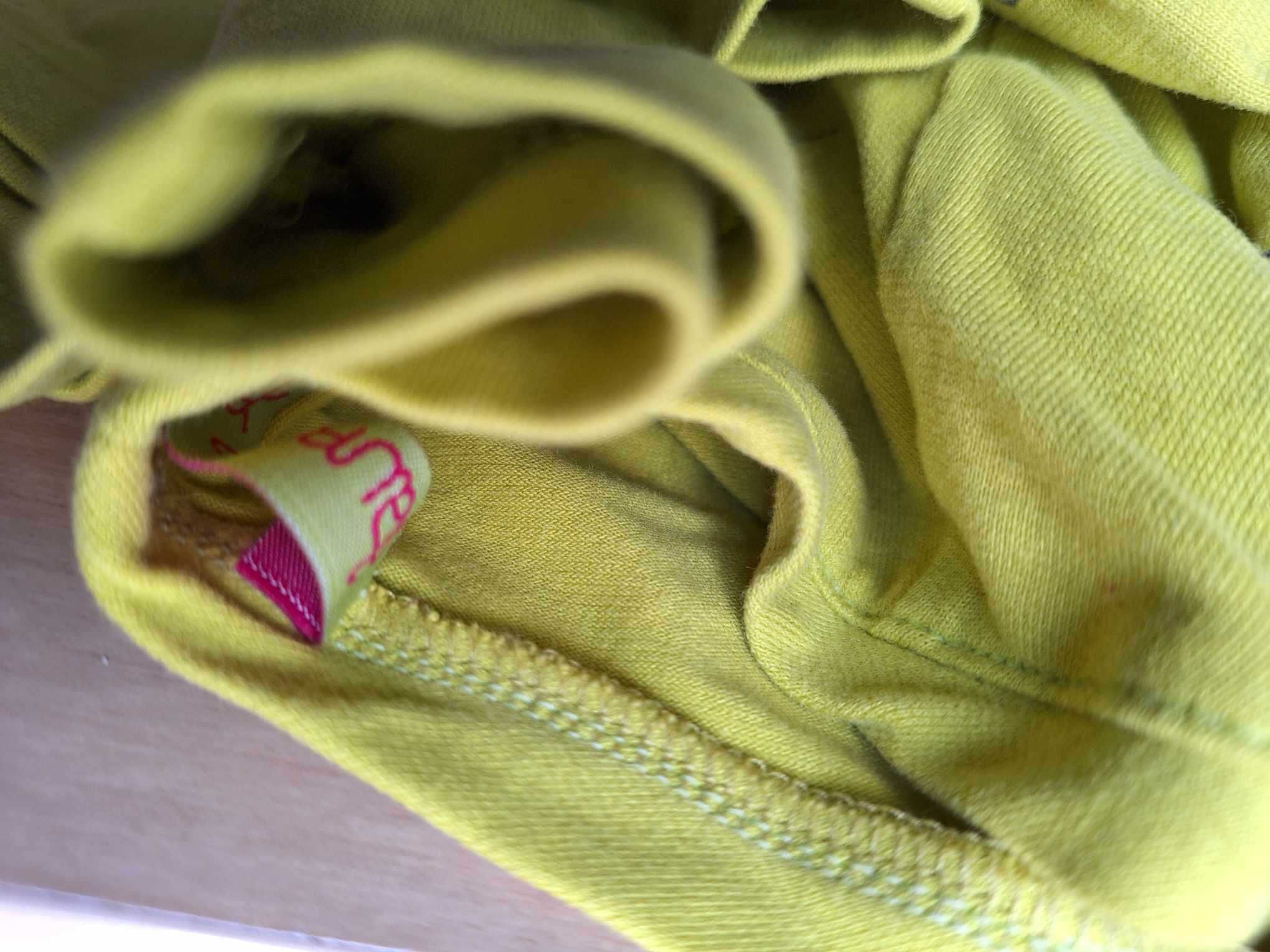 t-shirt damski z tematyką hiszpańską: napisy i obrazki- limonkowy