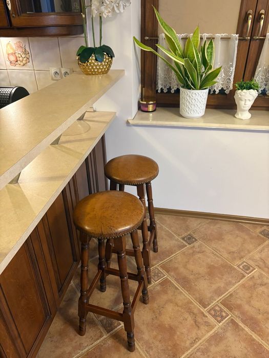 Hoker barowy drewniany skorzany cena za 2 sztuki