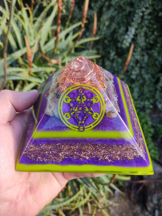 Pirâmide Orginite Orbitart