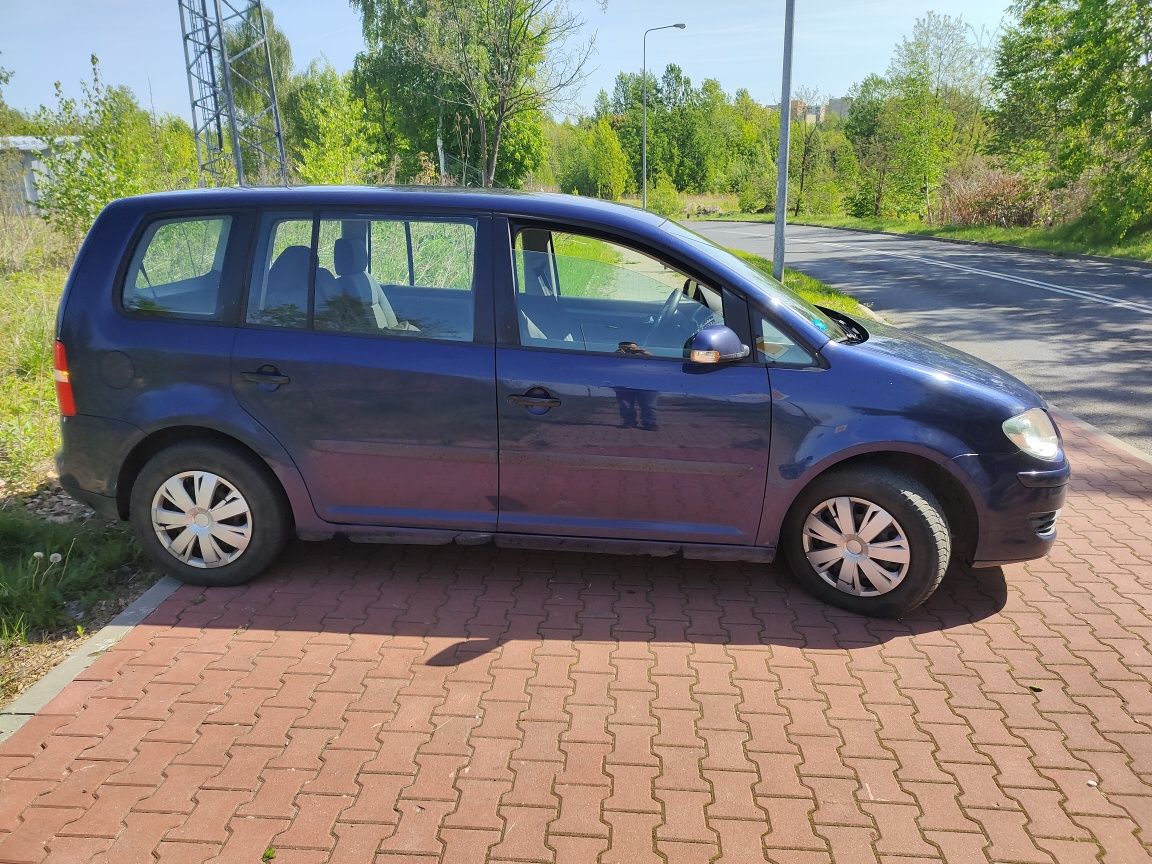 Volkswagen Touran 7 osób