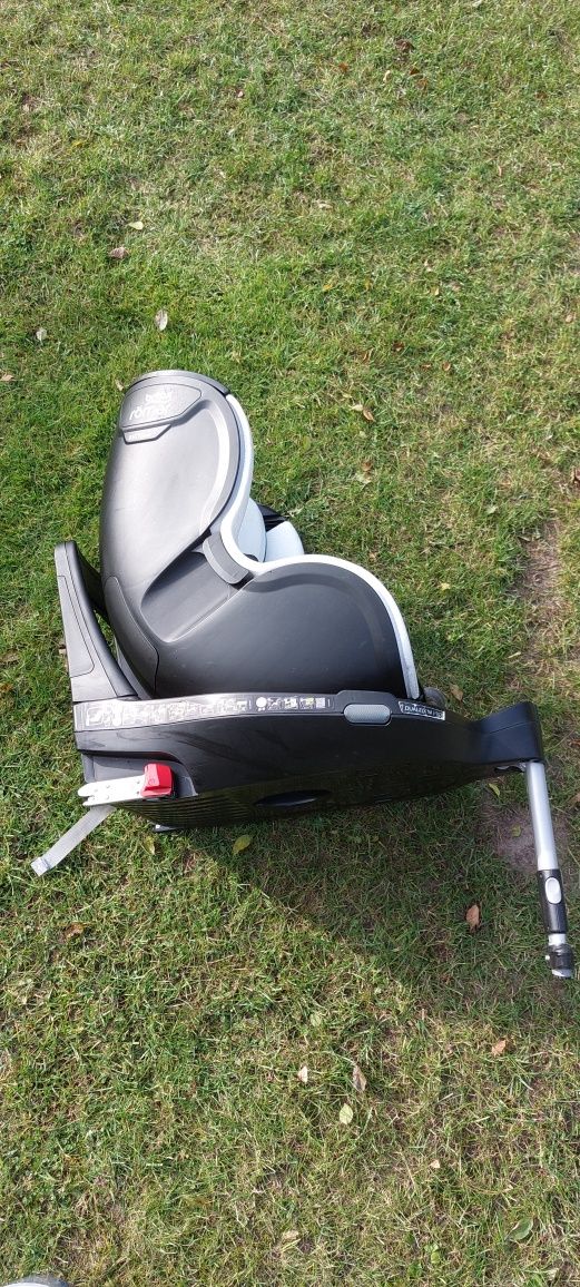 Britax Romer dualfix M size z bazą