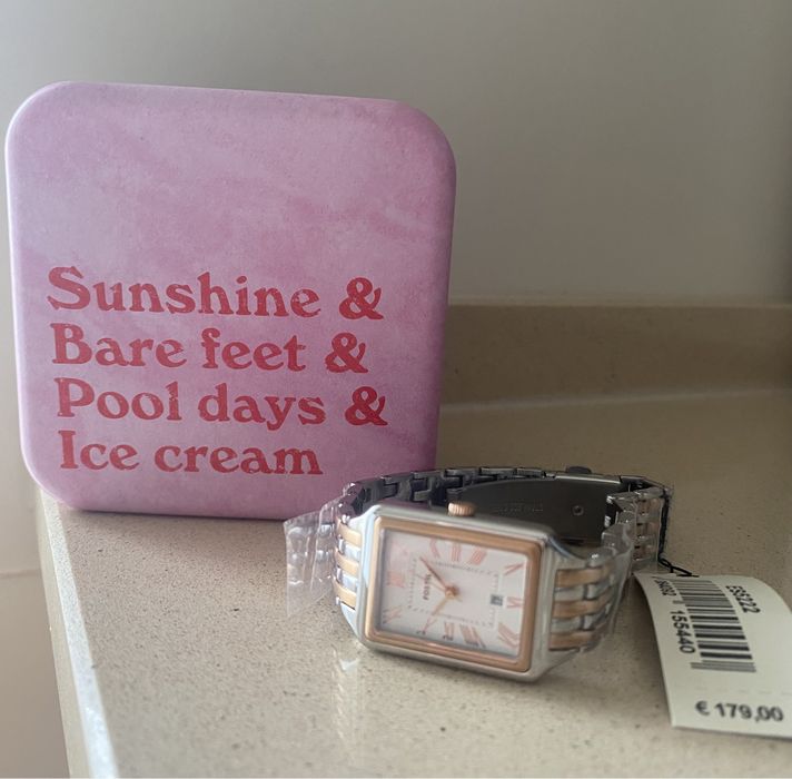 Rélogio Furla dourado e prateado novo