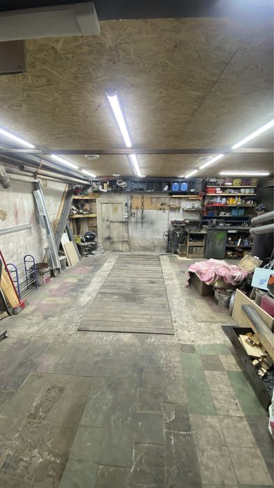 Продається гараж готовий до виконання ремонтних робіт. Завадівська 1в