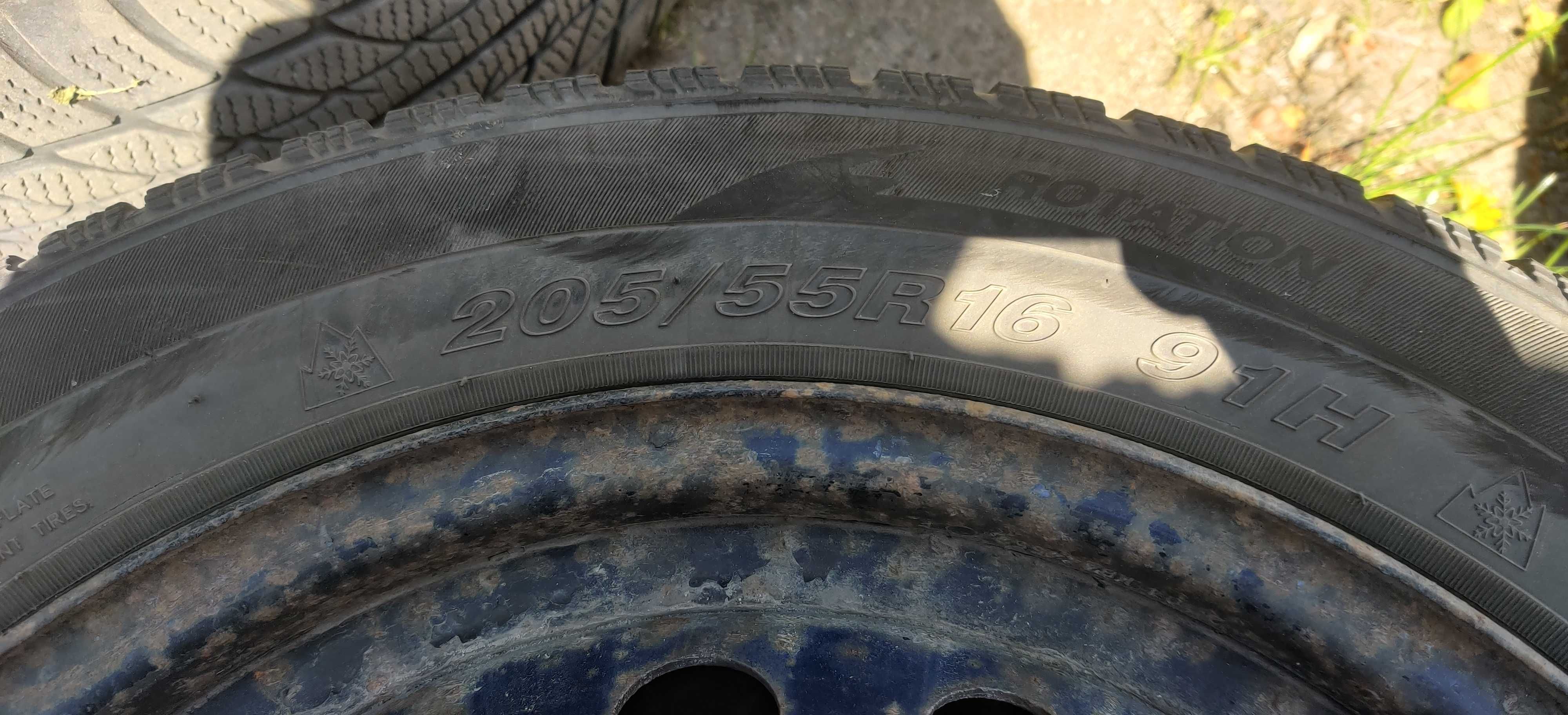 Opony zimowe 205/55 R16 + felgi stalowe 5x108