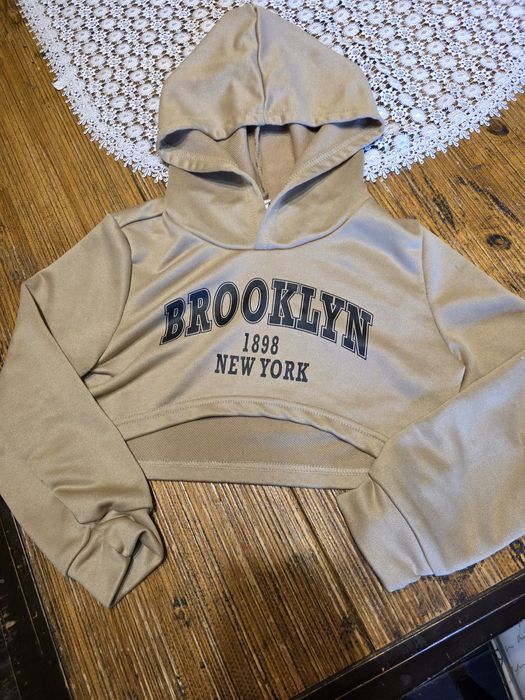 Bluza krótka, narzutka z kapturem