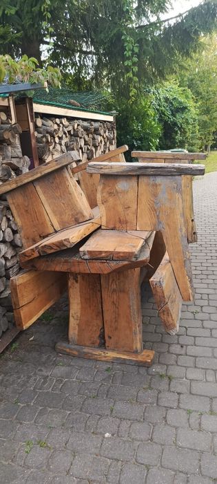 Sprzedam stół z ławami