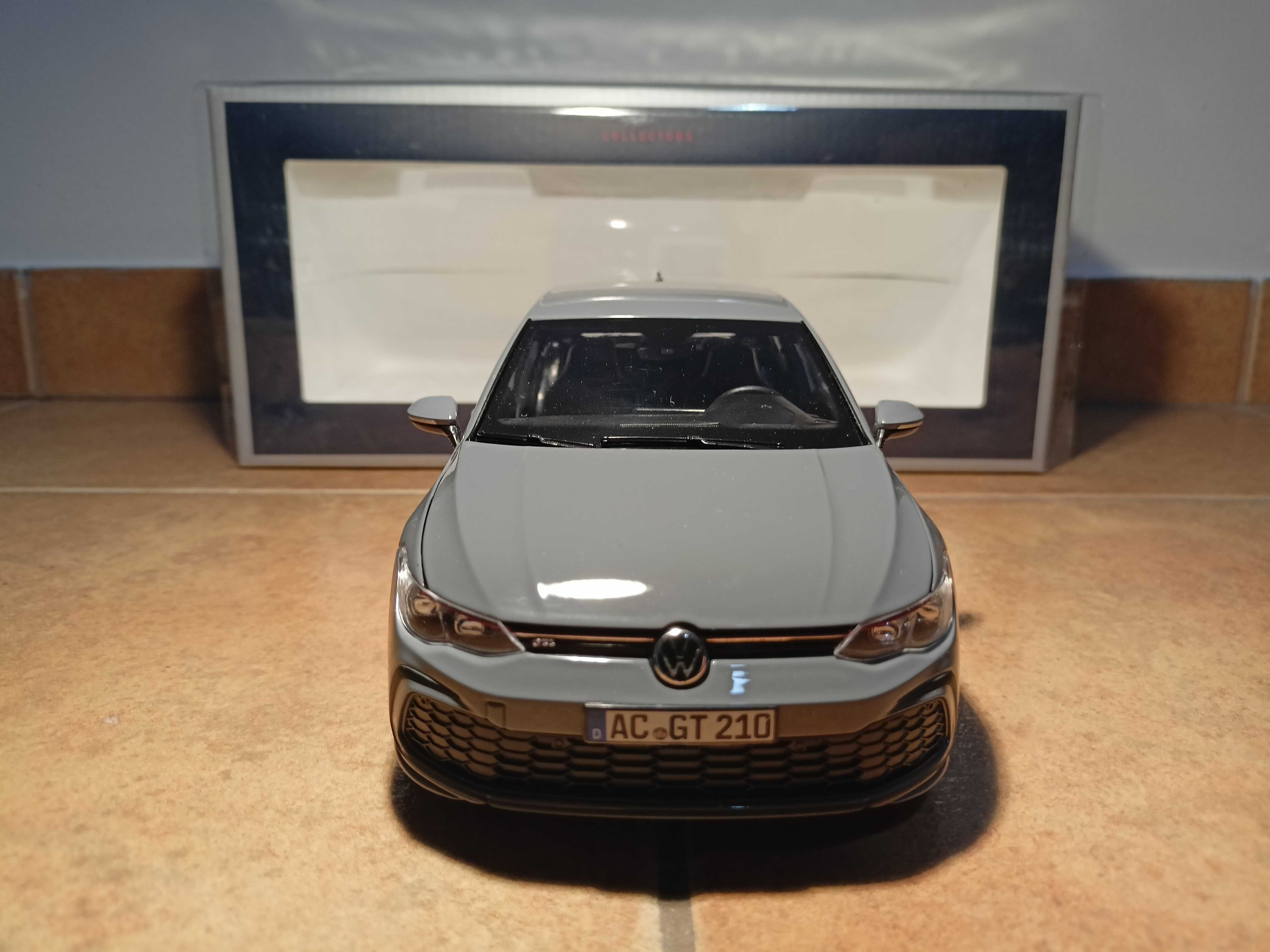 Volkswagen Golf GTI 2021 model w skali 1:18 Norev/otwierane elementy