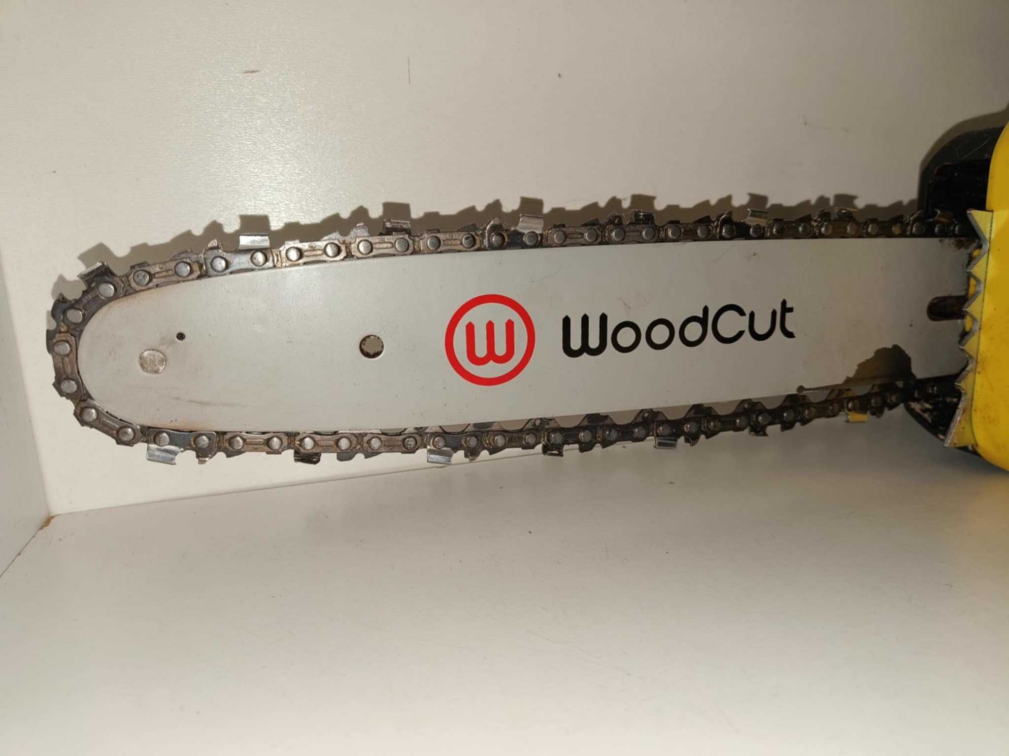 Piła łańcuchowa ELEKTRYCZNA 1800W leroy merlin A011044  35cm