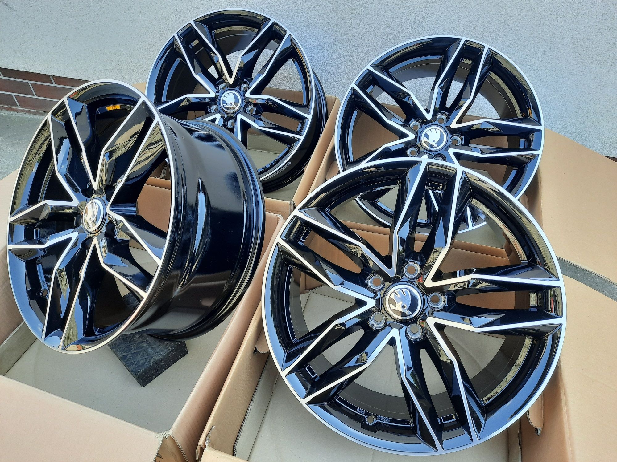 ALUFELGI Skoda 19 5x112 Yeti Kodiaq Superb Octavia Karoq Enyaq CNC RS3