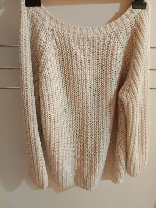 Śliczny sweterek damski