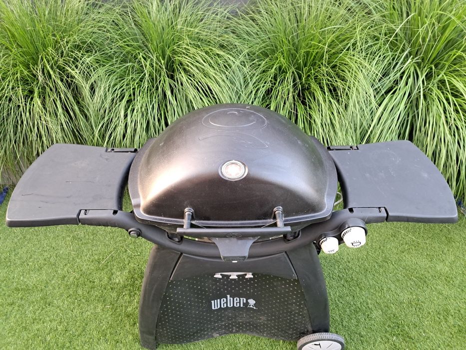 Grill gazowy weber q3200