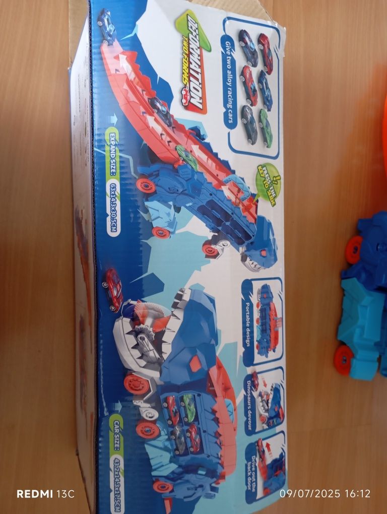 Pista devora carros dinossauro