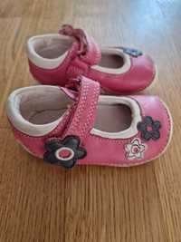 Piękne skórzane buty dla dziewczynki Clarcs 18