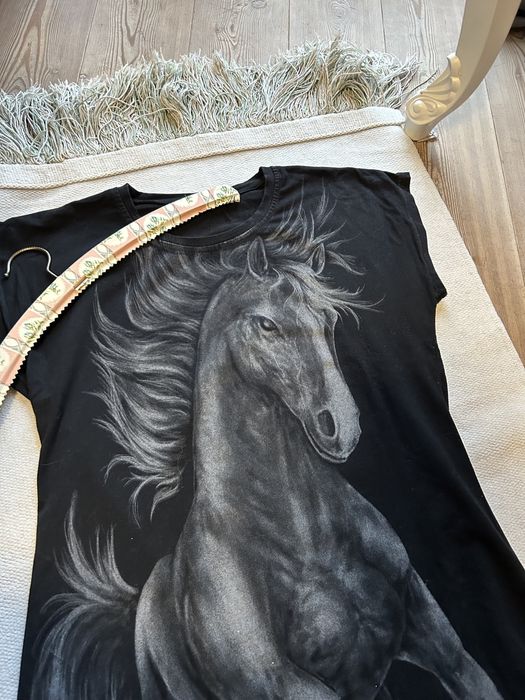 Bluzka, sukienka czarna z motywem konia M