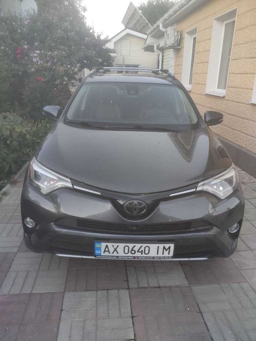 Продаю Toyota RAV4 2016