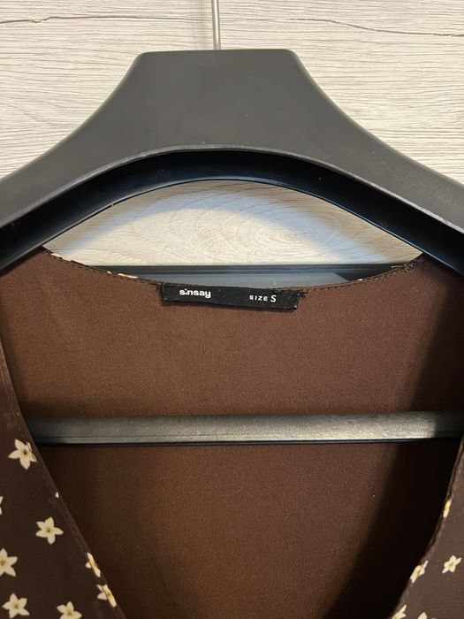 Sukienka z kwiatami Sinsay