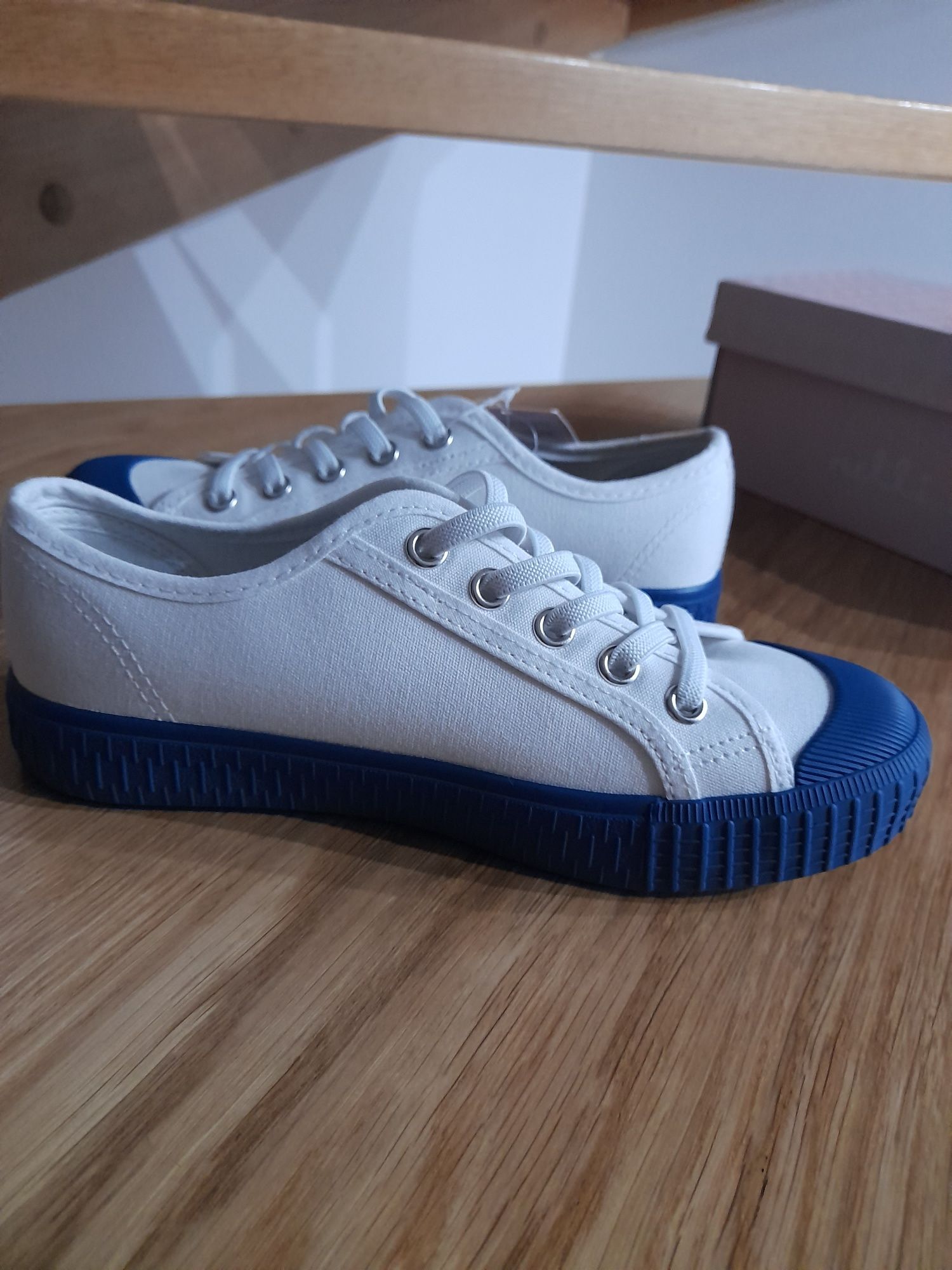Nowe Trampki Nelli Blu r 34