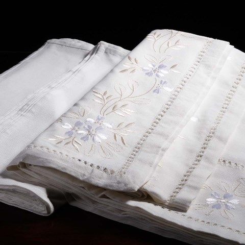 Colcha em damasco, antiga