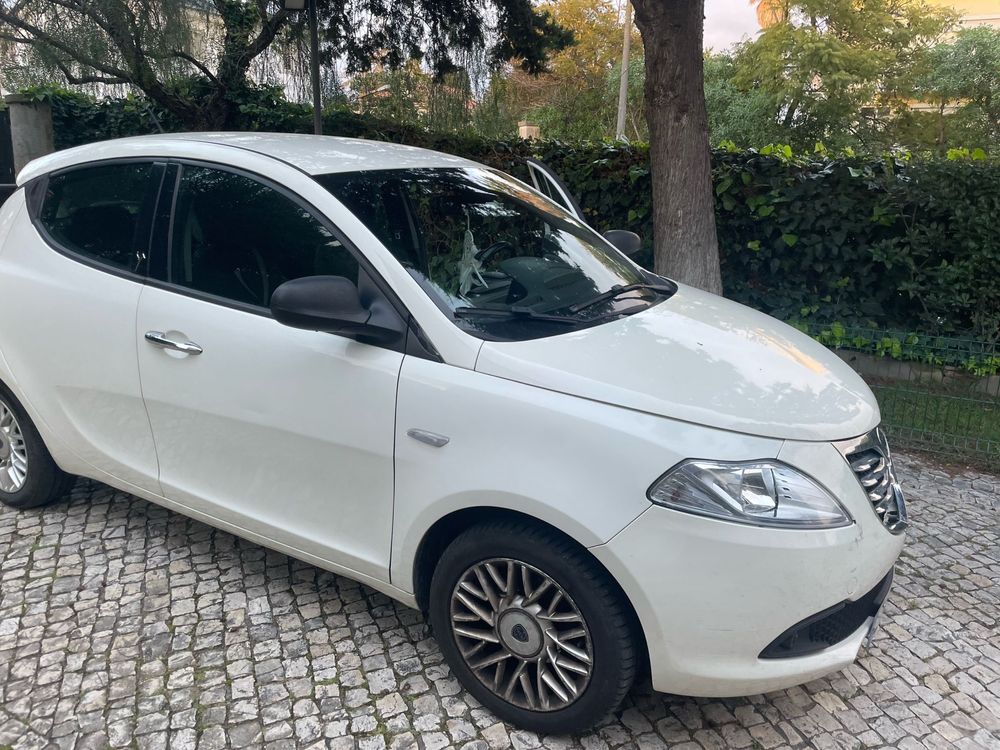 Lancia Ypsilon 1.2 Gasolina
